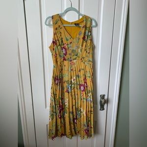 Yellow Floral Midi dress! Never worn! Beautiful great for a wedding!
